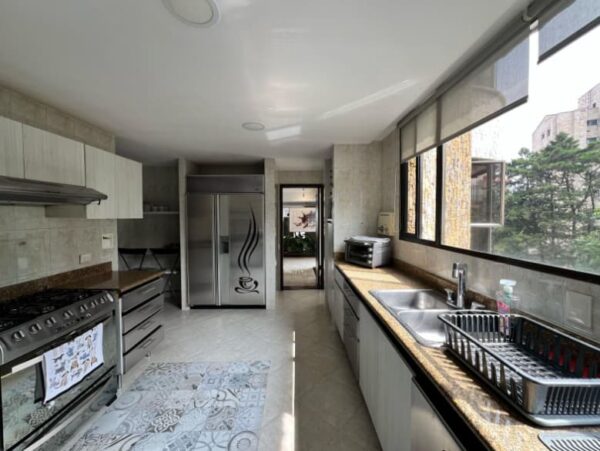 Habitación principal con baño privado