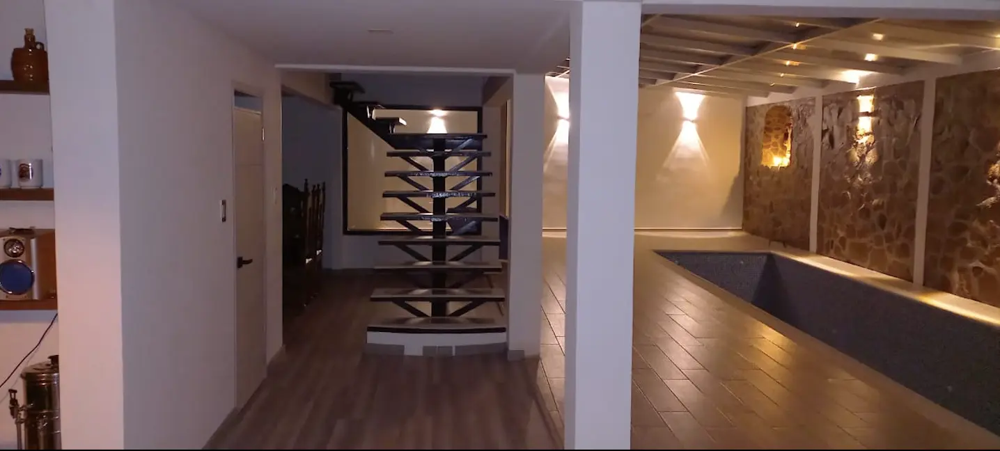 Zona húmeda con jacuzzi y turco