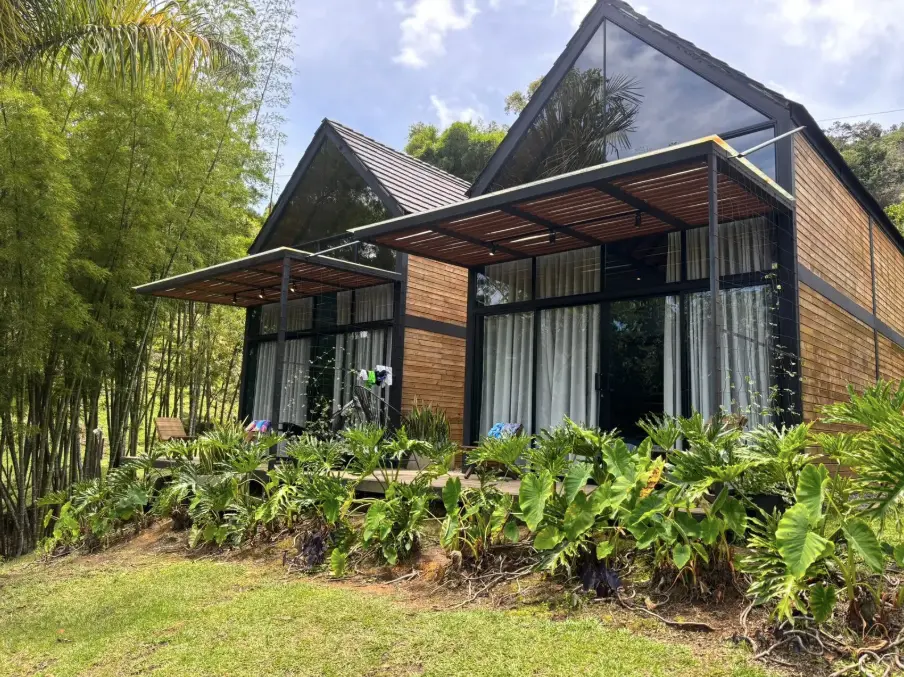 Finca con acceso al lago