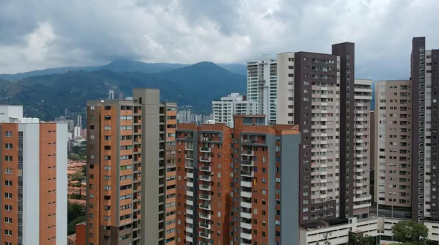Casa de lujo en Colombia con piscina y zonas verdes